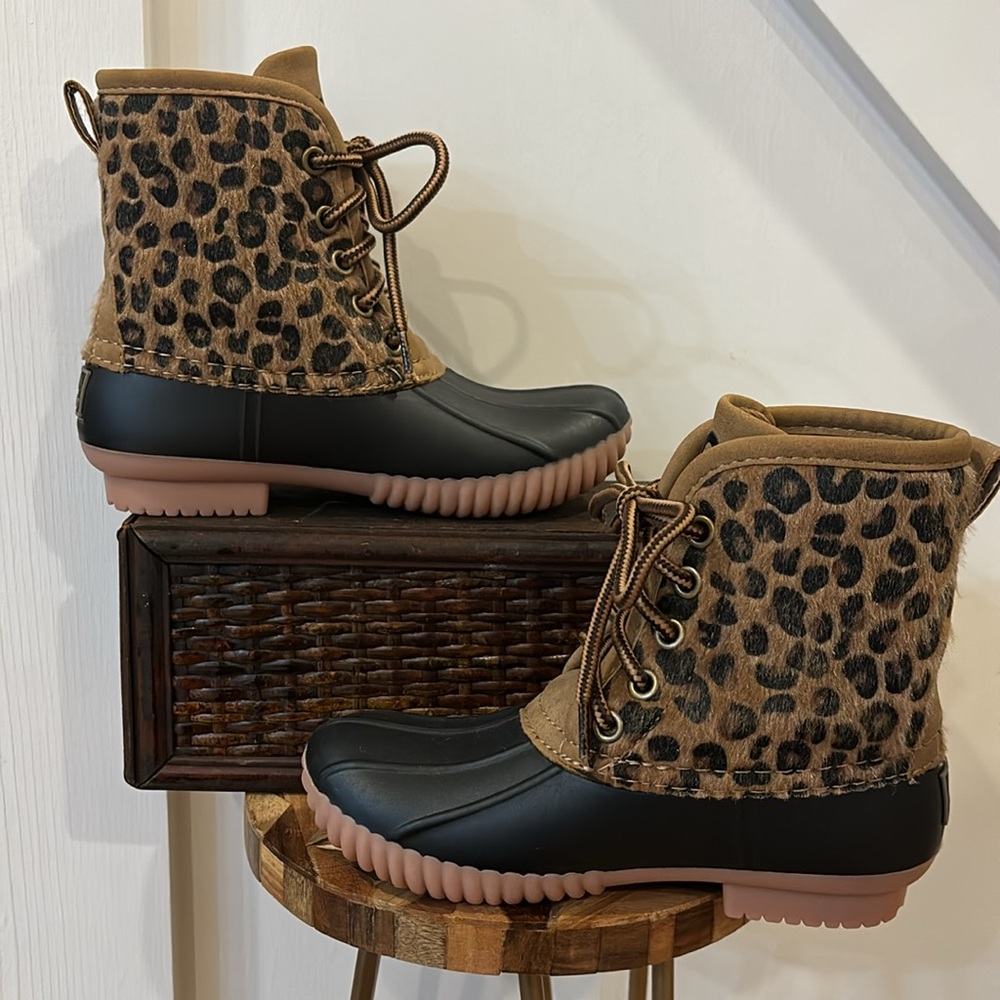 SOLD!!! Marleylilly Leopard Fur Duck Waterproof Rain & Snow Outdoor Boots - Picture 5 of 8